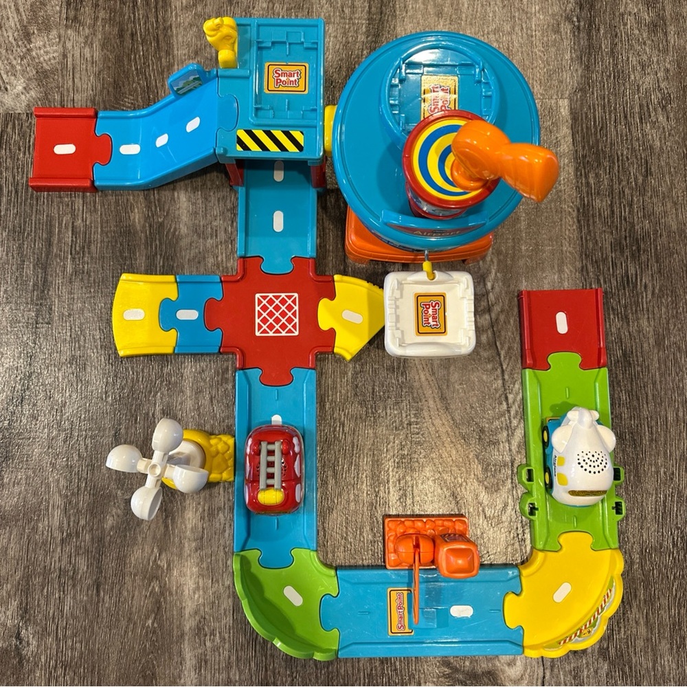 VTech Go! Go! SMART WHEELS Airport PLAYSET W/Airplane & Fire Truck 2013